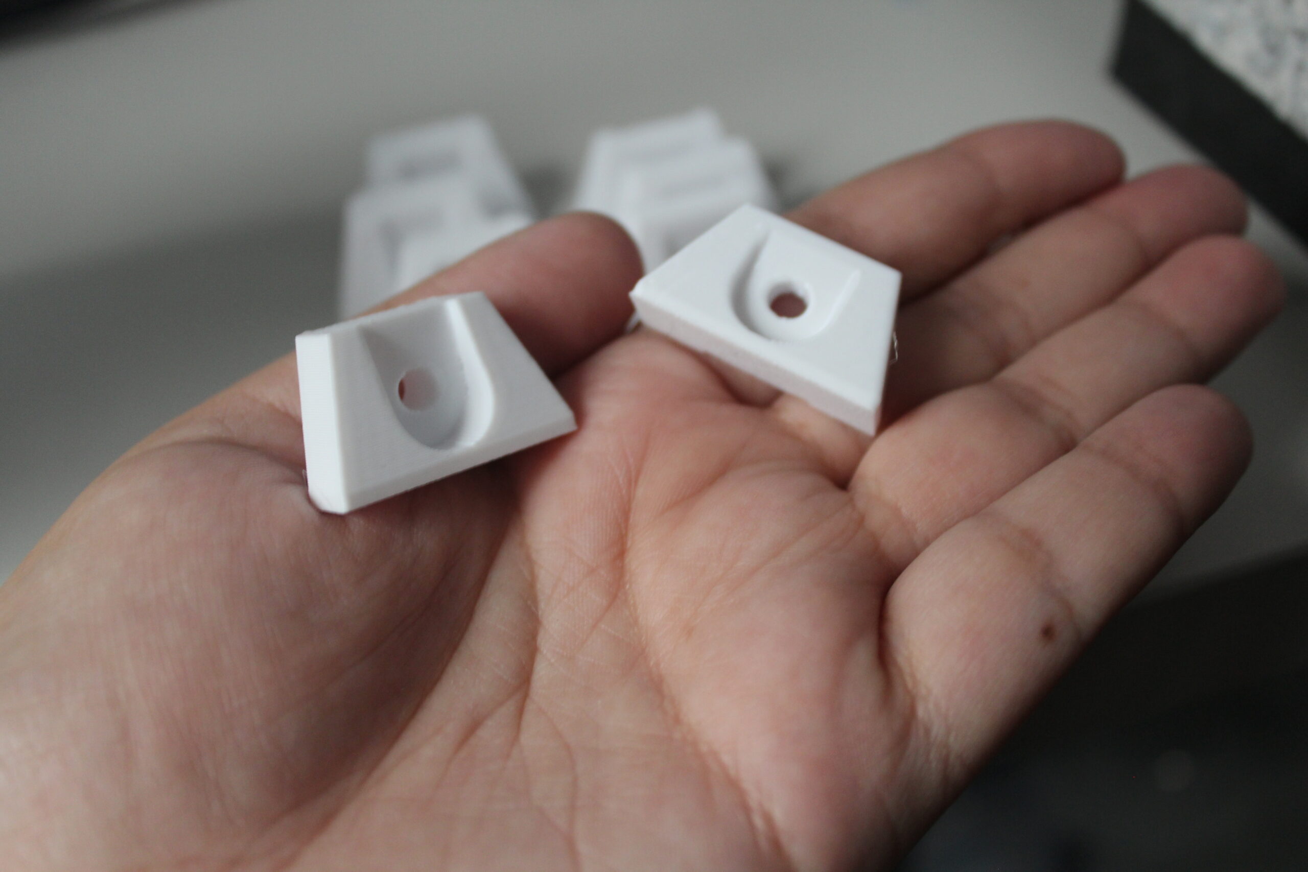 Repuestos Soportes para Ikea Milsbo – Soportes Rectos y de Esquina con Tornillos M4