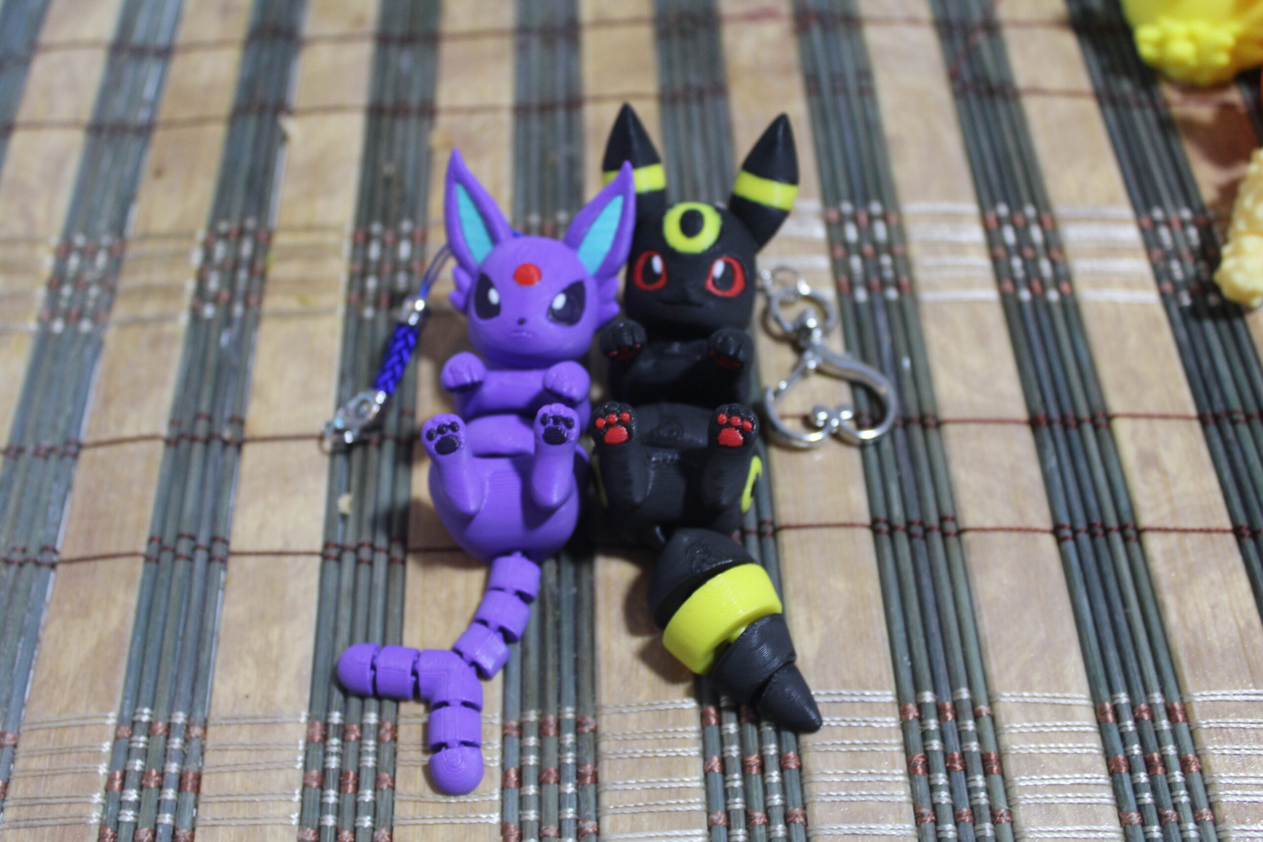 Llavero Flexible Pokemon Eevee Evolutions Espeon Jolteon Flareon Umbreon Sylveon Vaporeon Glaceon - Imagen 3