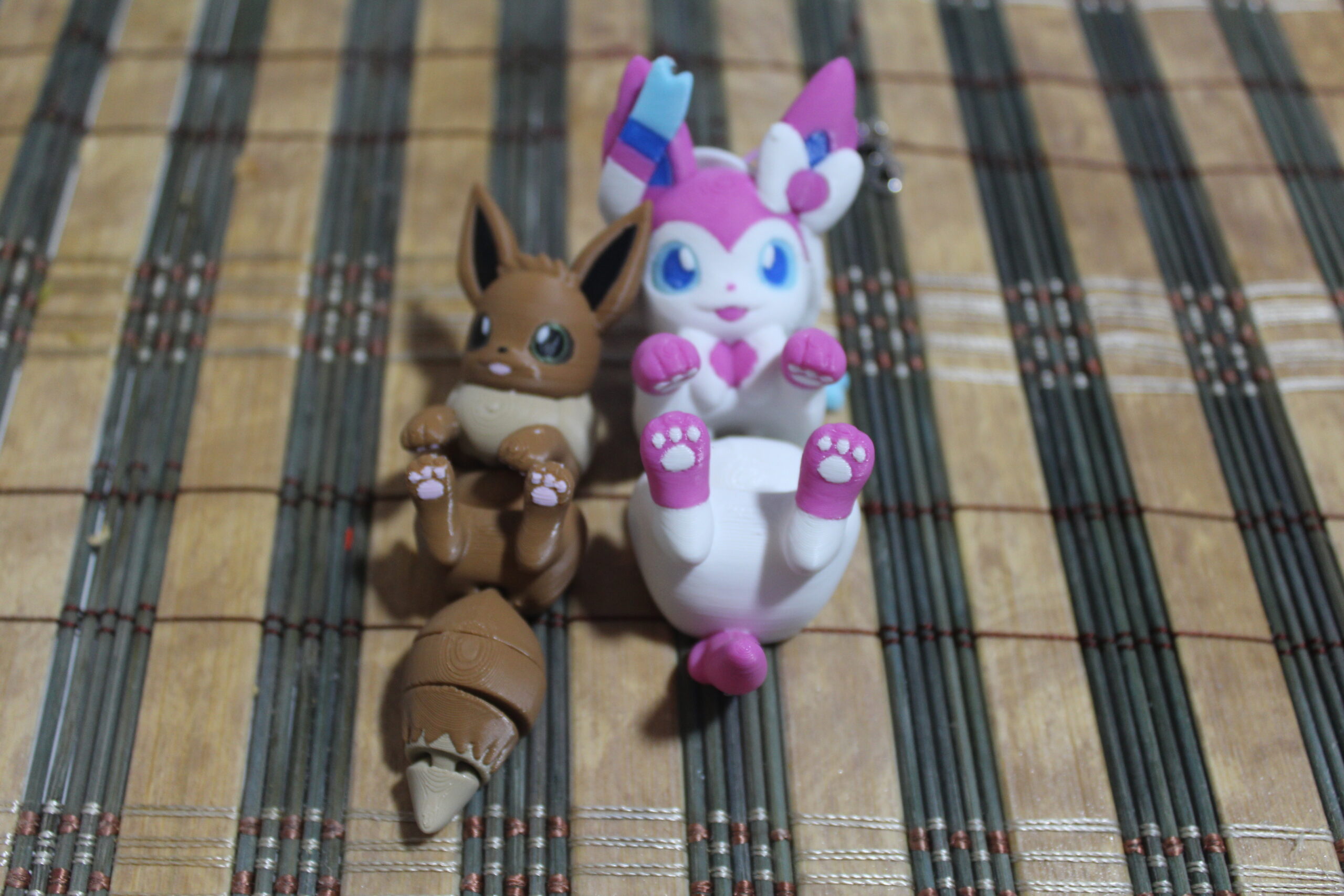 Llavero Flexible Pokemon Eevee Evolutions Espeon Jolteon Flareon Umbreon Sylveon Vaporeon Glaceon - Imagen 5